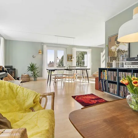 Spacious On A Large Natural Plot Villa Neksø