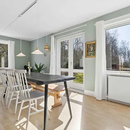 别墅 Spacious On A Large Natural Plot *