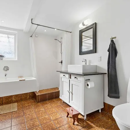 Spacious On A Large Natural Plot Villa Neksø